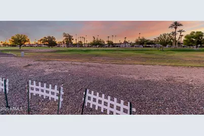 10516 W Peoria Avenue, Sun City, AZ 85351 - Photo 19