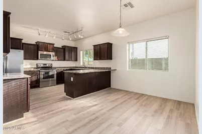 10225 W Camelback Road #33, Phoenix, AZ 85037 - Photo 11