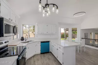 8478 W Grovers Avenue, Peoria, AZ 85382 - Photo 3