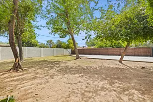 2201 N 29th Pl, Phoenix, AZ 85008 - Photo 21