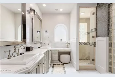 5718 N 54th Street, Paradise Valley, AZ 85253 - Photo 27