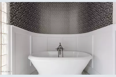 5718 N 54th Street, Paradise Valley, AZ 85253 - Photo 29