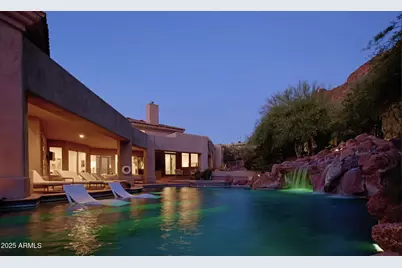 5718 N 54th Street, Paradise Valley, AZ 85253 - Photo 3