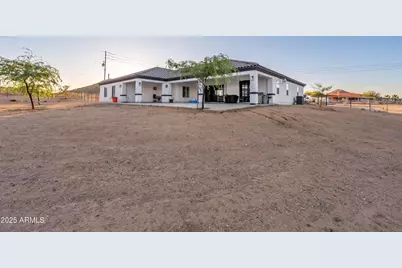 8017 S 143rd Avenue, Goodyear, AZ 85338 - Photo 11