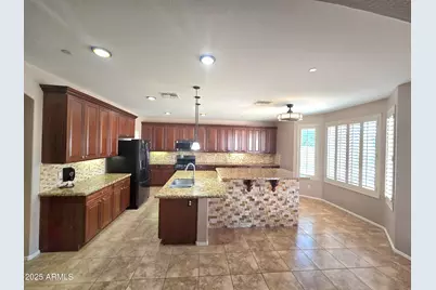 15656 W Desert Mirage Drive, Surprise, AZ 85379 - Photo 7