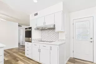 9915 W Mountain View Rd, Sun City, AZ 85351 - Photo 7