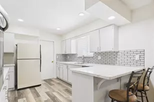 9915 W Mountain View Rd, Sun City, AZ 85351 - Photo 9