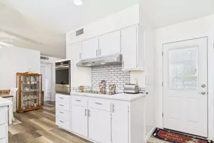 9915 W Mountain View Rd, Sun City, AZ 85351 - Photo 9