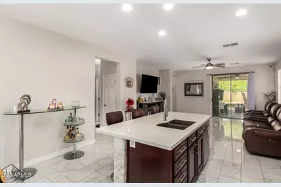 205 N 107th Drive, Avondale, AZ 85323 - Photo 9