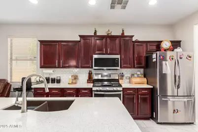 205 N 107th Drive, Avondale, AZ 85323 - Photo 7