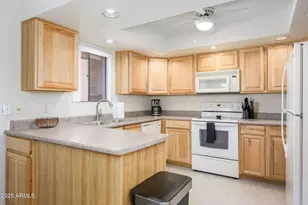 12222 N Paradise Vlg Pkwy S, Phoenix, AZ 85032 - Photo 9