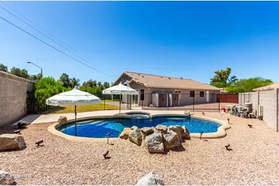 723 N Joshua Tree Lane, Gilbert, AZ 85234 - Photo 1
