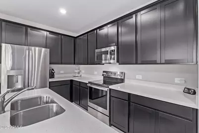 2625 S Peppertree Drive #101, Gilbert, AZ 85295 - Photo 3