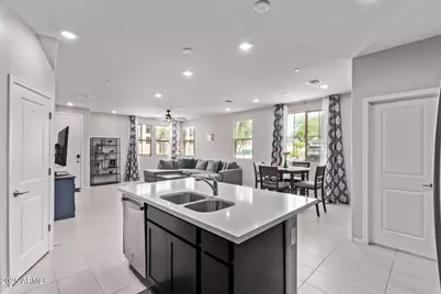 2625 S Peppertree Drive #101, Gilbert, AZ 85295 - Photo 5