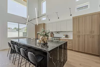 4852 E Piccadilly Road, Phoenix, AZ 85018 - Photo 9