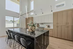 4852 E Piccadilly Rd, Phoenix, AZ 85018 - Photo 9