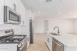 8325 N 53rd Dr, Glendale, AZ 85302 - Photo 3