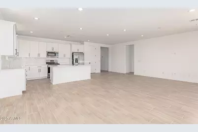 8325 N 53rd Drive, Glendale, AZ 85302 - Photo 5