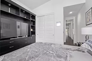 939 E Paseo Way, Phoenix, AZ 85042 - Photo 27