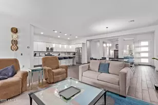 939 E Paseo Way, Phoenix, AZ 85042 - Photo 13