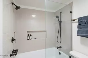 10410 N Cave Creek Rd, Phoenix, AZ 85020 - Photo 15