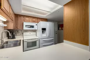 10330 W Thunderbird Blvd, Sun City, AZ 85351 - Photo 11