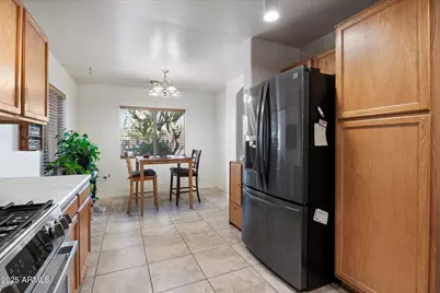 6205 W Encinas Lane, Phoenix, AZ 85043 - Photo 9