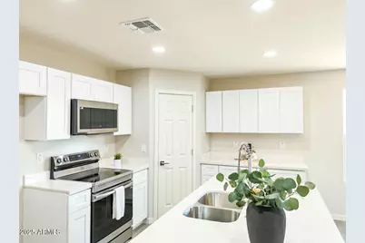 15438 S Overfield Road, Arizona City, AZ 85123 - Photo 9