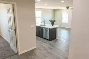 15438 S Overfield Rd, Arizona City, AZ 85123 - Photo 5