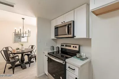 4268 N 68th Avenue, Phoenix, AZ 85033 - Photo 9