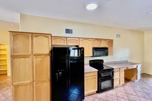 511 S Clubhouse Ln, Sierra Vista, AZ 85635 - Photo 7