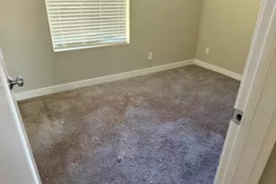 1542 W Kerry Ln, Phoenix, AZ 85027 - Photo 9