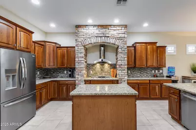 8657 W Rowel Road, Peoria, AZ 85383 - Photo 3