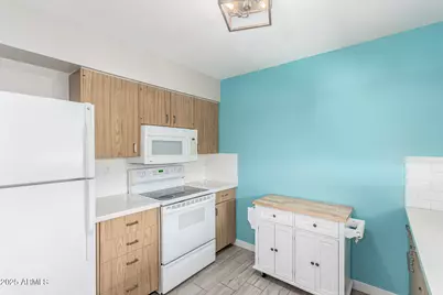 10523 W Coggins Drive, Sun City, AZ 85351 - Photo 13