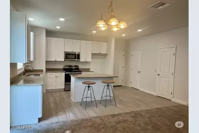 7821 W Pike Place, Phoenix, AZ 85035 - Photo 5