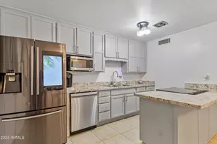 3620 W Sierra Vista Dr, Phoenix, AZ 85019 - Photo 9