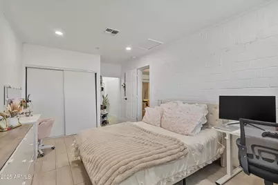 3620 W Sierra Vista Drive, Phoenix, AZ 85019 - Photo 11