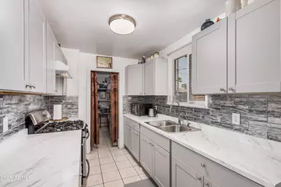 4915 W Montecito Avenue, Phoenix, AZ 85031 - Photo 13