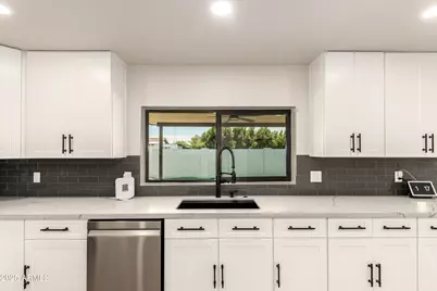 8631 E Thomas Road, Scottsdale, AZ 85251 - Photo 27