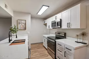 2938 N 61st Pl, Scottsdale, AZ 85251 - Photo 9