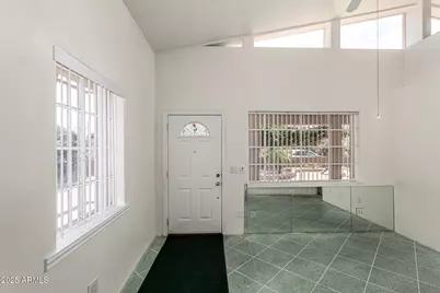 226 E Carol Avenue, Phoenix, AZ 85020 - Photo 7