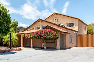 226 E Carol Ave, Phoenix, AZ 85020 - Photo 1