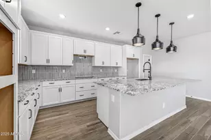 15792 W Georgia Dr, Surprise, AZ 85379 - Photo 13