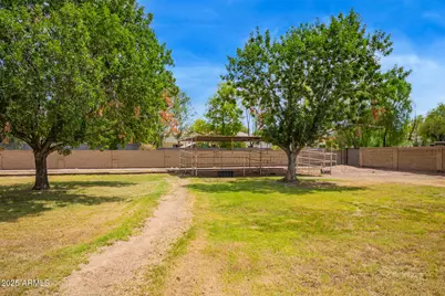 636 E Mesquite Avenue, Gilbert, AZ 85296 - Photo 49