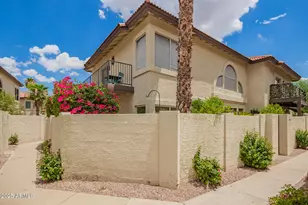 8817 S 51st St, Phoenix, AZ 85044 - Photo 1