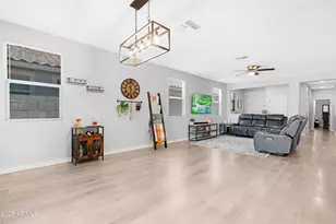 18264 N Hoskin Dr, Maricopa, AZ 85138 - Photo 17