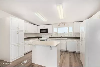 12107 S 215th Lane, Buckeye, AZ 85326 - Photo 5