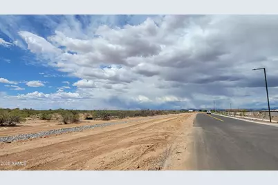 18180 W Creedance Boulevard, Surprise, AZ 85387 - Photo 5