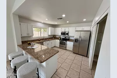 21426 N 33rd Drive, Phoenix, AZ 85027 - Photo 1