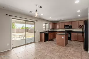 18193 W Saguaro Ln, Surprise, AZ 85388 - Photo 9